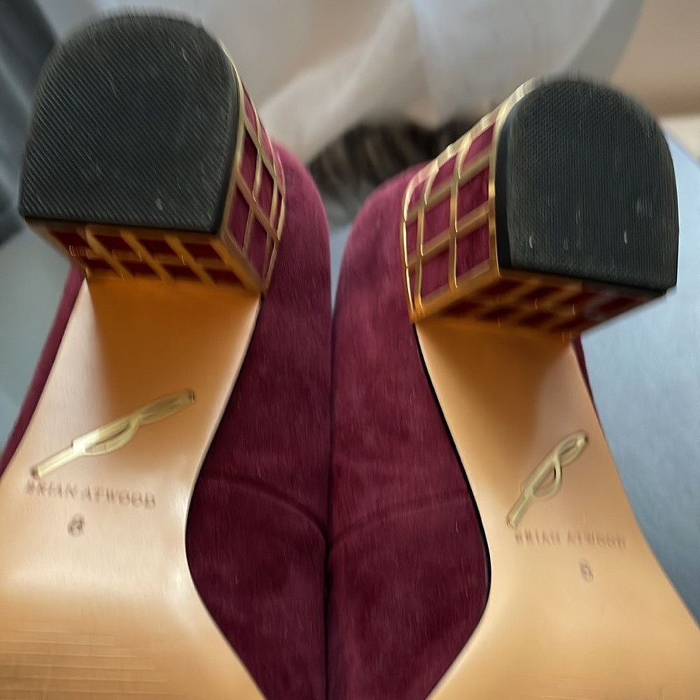 NIB - Suede Pumps - Picture 5 of 6